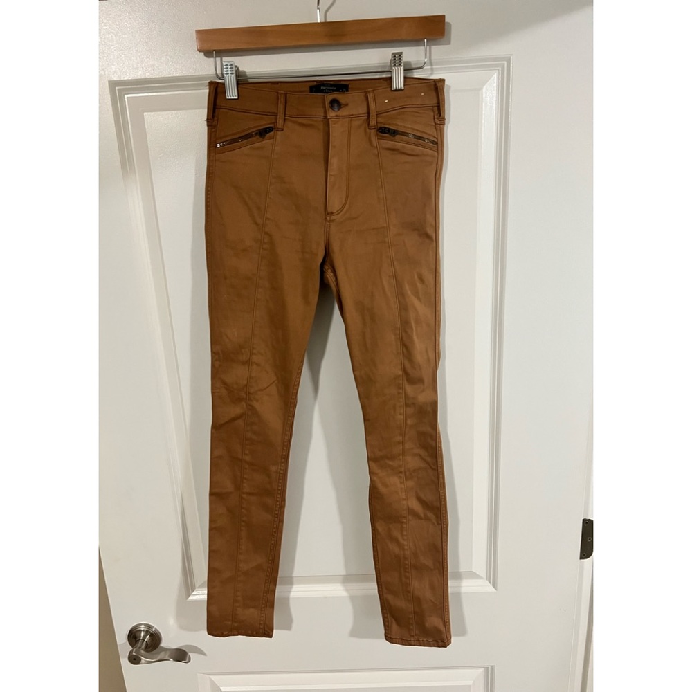 Abercrombie and Fitch Size 2/26w Tan Pants. Like new!